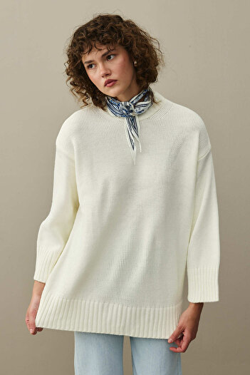 Fahhar Oversize Knitted Sweater Ecru