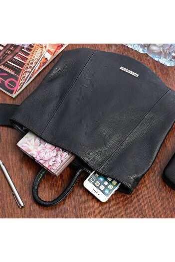 Other Women's leather backpack, elegant and fashionable for work