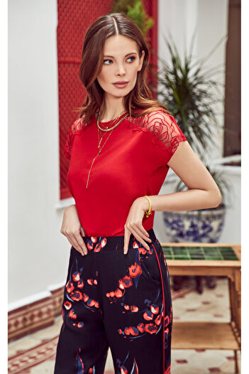 stylisha Attractive red pajamas decorated with lace and black pants with rose prints, made of soft and comfortable material