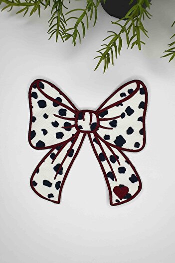 decofav Ribbon-Shaped Spotted Embroidered Cocktail Napkin 1 Piece