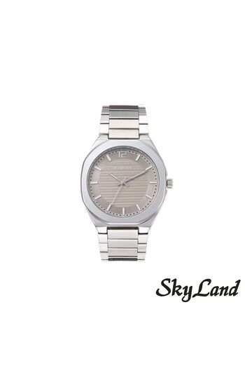 Skyland Elegant wristwatch with luxury brand design