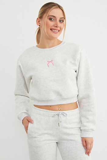 Fulla Moda 3 Thread Bow Embroidered Crop Sweatshirt