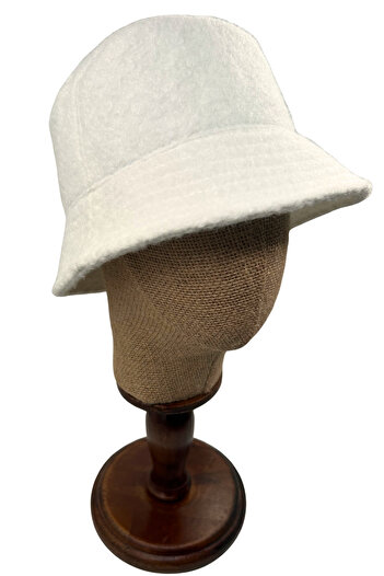 Sofist İstanbul White Bouclé Soft-Textured Thick Bucket Hat White Bouclé Wool Soft Textured Thick Winter Hat