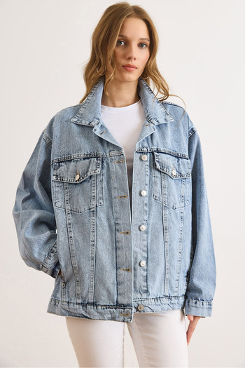 Olalook Kadın Açık Mavi Çift Cepli Düğmeli Boyfriend Denim Ceket CKT-19000493