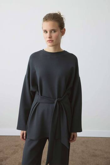 Hooopstore Comfortable Cut Anthracite Trouser Suit with Tie at the Waist