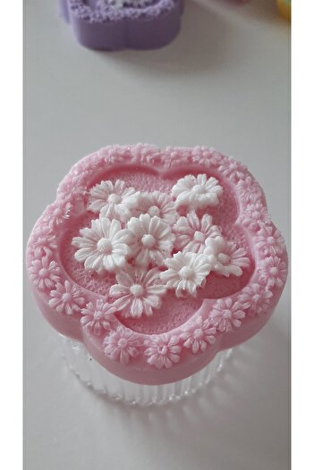 ArtINA esmaraldchic Lavender-scented soap for relaxation, with painted daisies, handmade