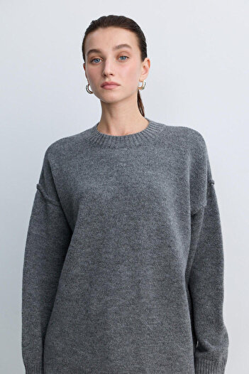 BE BLUE Gray Knitted Sweater with Sewing Details