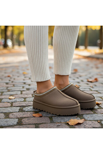 Lush Fashion Women's Fur-lined Suede Loafers Code: VL242P (K0)