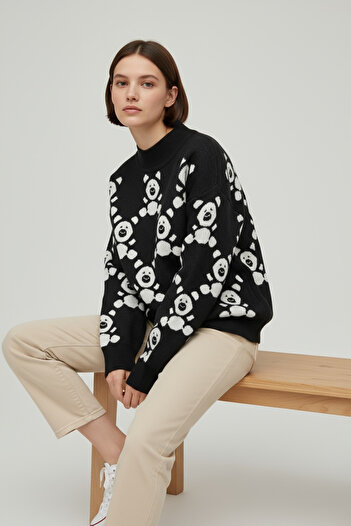NEWCO Teddy Bear-Themed Half-High-Neck Patterned Knit Sweater - Comfortable Modern Fit