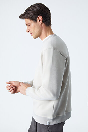 GRIMELANGE Travis Men's Organic Fabric Soft Regular Fit Round Neck Ecru Sweatshirt