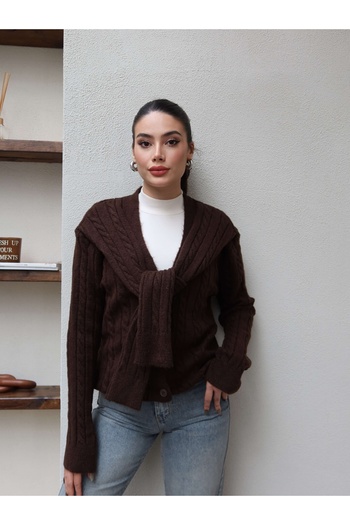ESRAHELVACI Şal Detay Triko Hırka