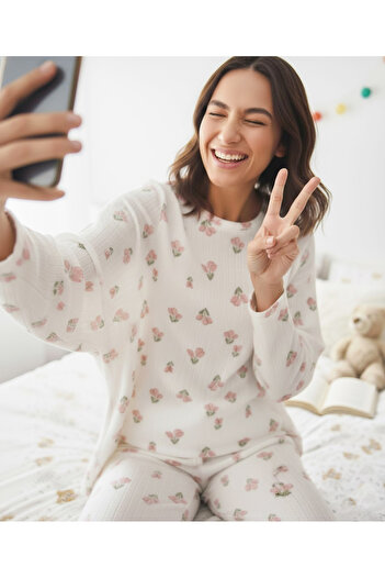 Siyah İnci White Tulip Pattern Soft Touch Winter Ribbed Cotton Knitted Pajama Set 7956
