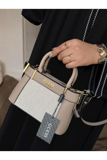 WD Shoulder bag with accessories