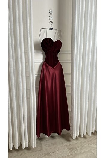 EVENTTANA Burgundy Eventana dress with a bow neckline and taffeta cloche