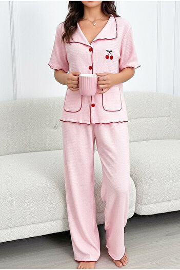Siyah İnci Pembe Kiraz Nakışlı Cepli Bürümcük-Krınkıl Kısa Kollu Düğmeli Örme Pijama Takım 7940