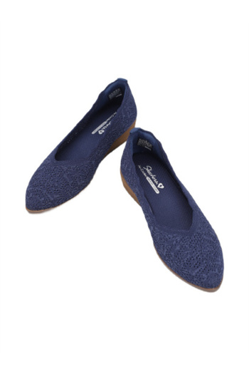 SKECHERS Cleo Modesty - Elegant Women's Slip-On Sneakers