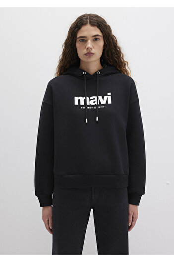 Mavi Logo Baskılı Kapüşonlu Siyah Sweatshirt 168334-900
