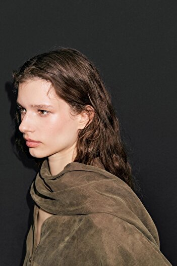Massimo Dutti Yakası bağcıklı gömlek