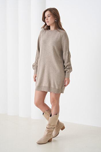 MAMAYAGA Women's Long Sleeves Self-Textured Crew Neck Tunic Oversized Stylish Winter Knitwear Sweater