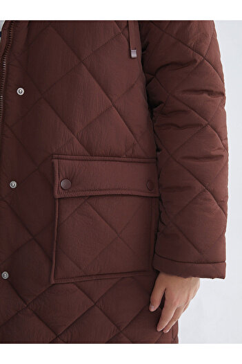 LC Waikiki Kapüşonlu Kapitone Oversize Kadın Şişme Mont