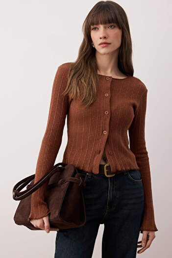 Trendyol Collection Brown Jacquard Fitted/Slim Fit Button Detail Stretch Knit Blouse Twoaw26Bz00046