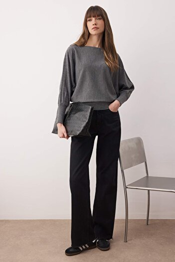 Trendyol Collection Anthracite Wide Fit Yarasakol Boat Neck Knitwear Sweater Twoaw26Kz00198