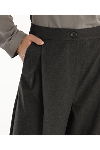 Yargıcı Dökümlü Pilili Pantolon