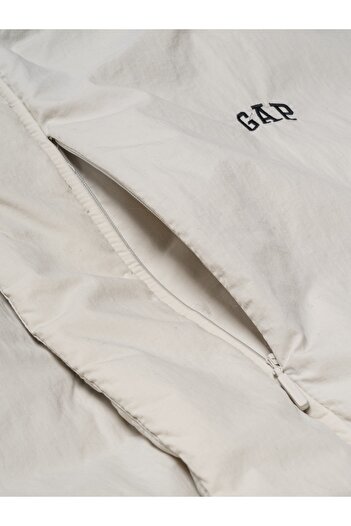 GAP Erkek Kırık Beyaz Geri Dönüştürülmüş Gap Logo Puffer Şişme Mont