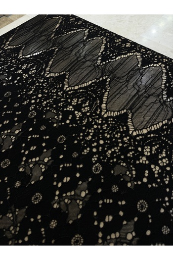 METERİAL Black Geometric and Floral Patterned Lace Fabric – 135 cm Width Sold as Product Sample