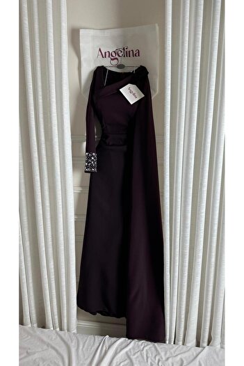 Angelinaa Laura's dress