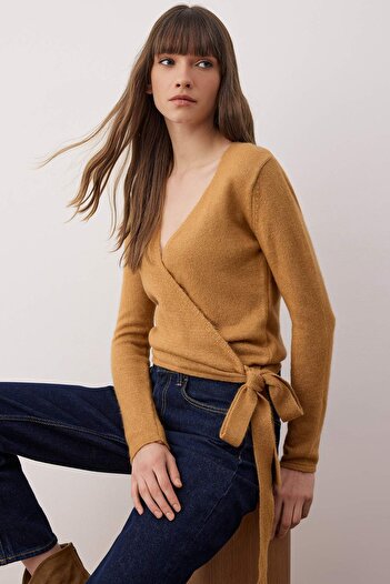 Trendyol Collection Camel Soft Textured Short/Crop Double Breasted Lace-Up Knitwear Sweater Twoaw26Kz00070