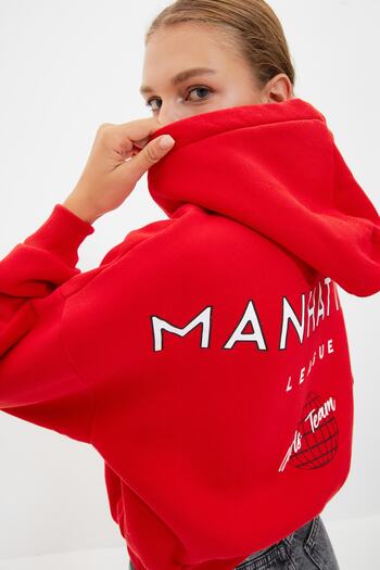 Trendyol Collection Red Back Print Detailed Hooded Thick Inside Fleece Knitted Sweatshirt TWOAW22SW0711