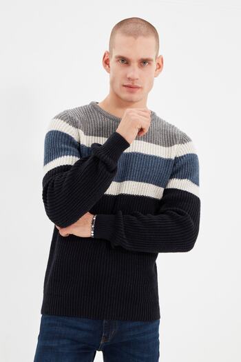 Trendyol Collection Grauer Slim-Fit-Strickpullover aus Wolle mit Rundhalsausschnitt und Farbblockierung TMNAW22KZ0343