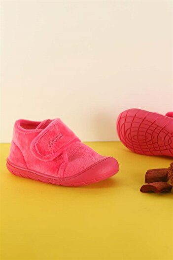 Vicco Fuchsia Slippers - Comfortable Fit and Stylish Design