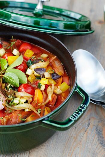 STAUB Cast Iron Pot 24 cm Basil 40509-356-0