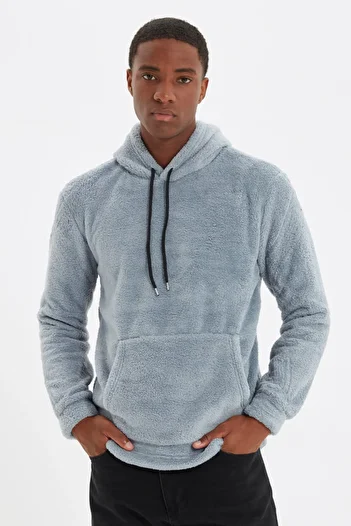 Trendyol Collection Graues Plüsch-Sweatshirt mit Kapuze - Normale Passform, warm TMNAW20SW0090