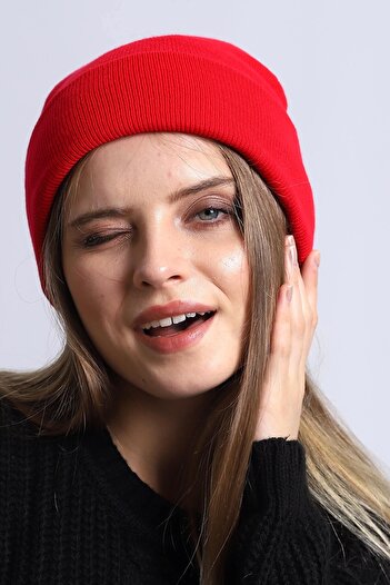 CosmoOutlet Solid Color Basic Fold Women's Red Color Beanie