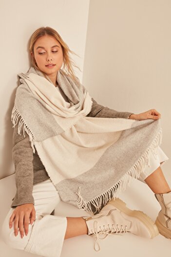 FELLMENS Gray-Ecru Soft Textured Fish Back Patterned Thick Women's Shawl