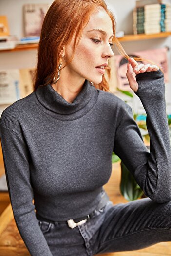 Olalook Dámská antracitová roláková halenka na prstech z lycry BLZ-19001644
