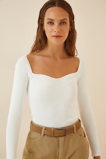 Happiness İstanbul Woman's White Heart Collar Ribbed Knit Sweater US00738