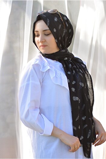 Veille Feather Pattern Black Shawl