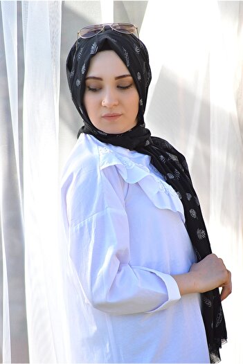 Veille Feather Pattern Black Shawl