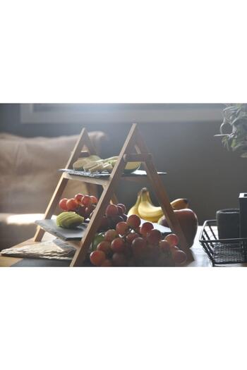 Bambum Taşev Domingo Two Tiers Presentation Stand