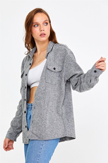 Tarz Cool Kadın Gri Slim Fit Cepli Düz Oduncu Gömlek-kkkodg001r10s