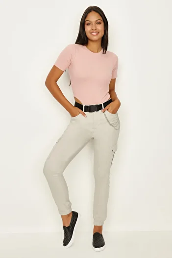 Select Moda Women's Gray Belted Chain Detailed Elastic Leg Cargo Pants