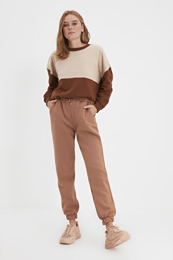 Trendyol Collection Világosbarna vastag belső polár Basic kötött melegítőnadrág TWOAW22EA0468