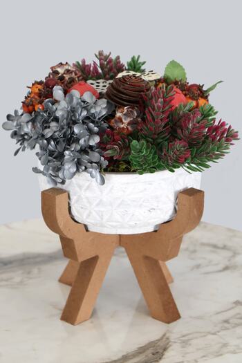 Yapay Çiçek Deposu Artificial Flower in Concrete Flower Pot with Wooden Legs New Year Table Flower Arrangement Model 3