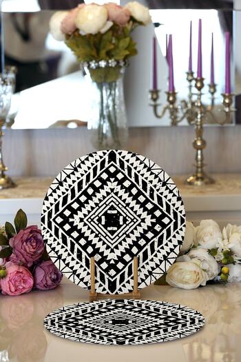 Realhomes 2-Piece Black and White Scandinavian Pattern Designed Digital Printed Modern Round Placemat - Supla