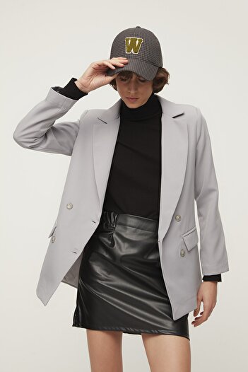 Trendyol Collection Graue, normal gefütterte, zweireihige Blazerjacke aus Webstoff mit Verschluss TWOAW21CE0264