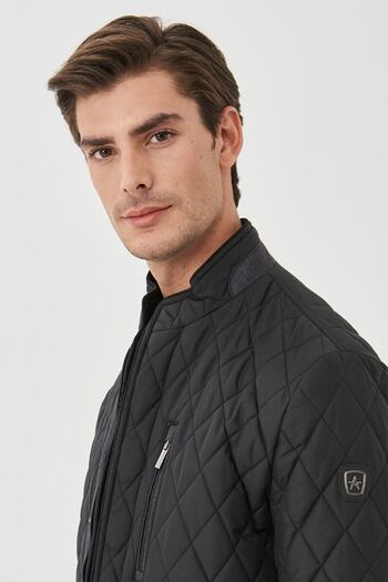ALTINYILDIZ CLASSICS Erkek Siyah Standart Fit Normal Kesim Soğuk Geçirmez Kışlık Overcoat Mont